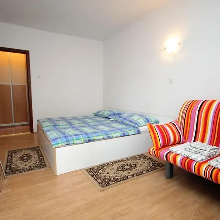 2379a Selce